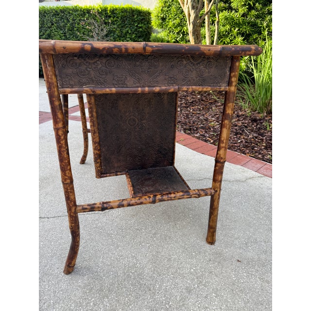 1900s Late Victorian English Tiger Bamboo Desk/Table With Leather Surface For Sale - Image 11 of 12