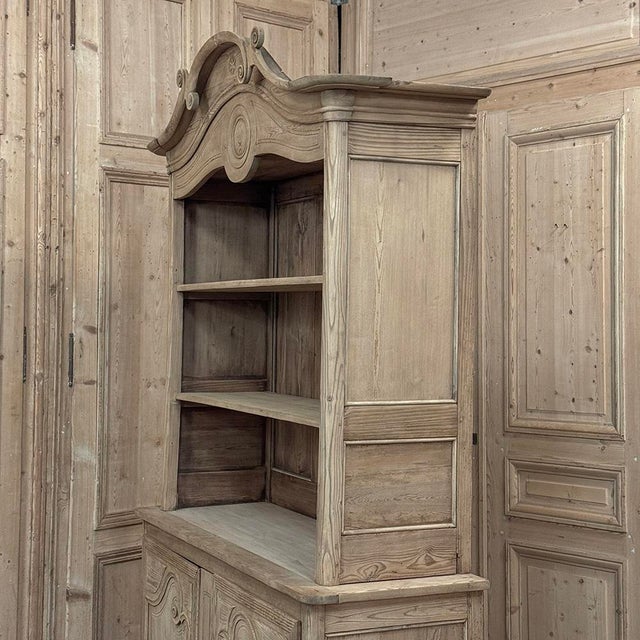 19th Century French Normandy Louis Philippe Period Stripped Pine Buffet À Deux Corps ~ Bookcase For Sale - Image 13 of 18