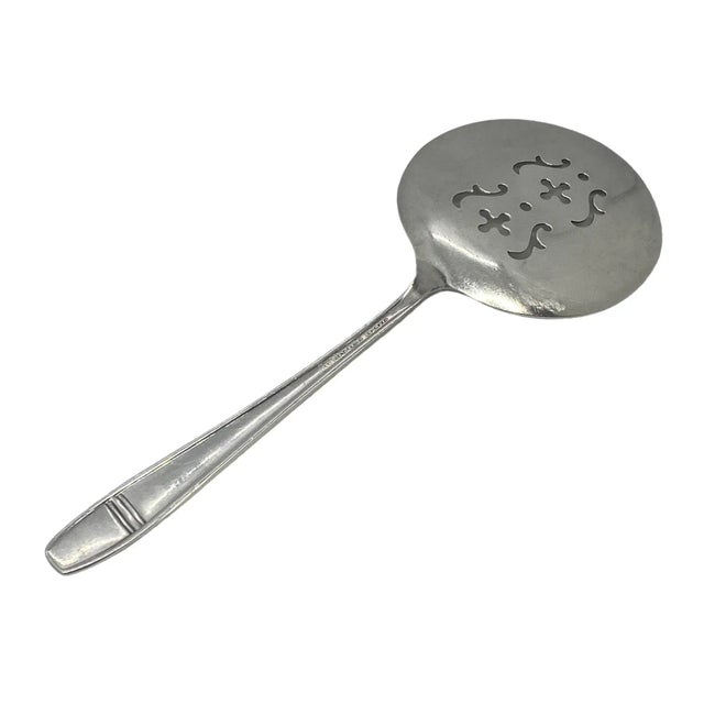 Silver 1944 Wallace Harmony House “Danish Queen” Silver Plate Tomato Server For Sale - Image 8 of 13