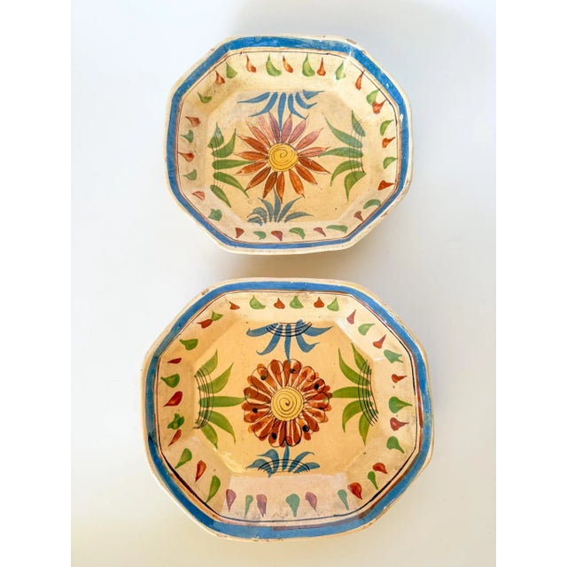 Mid 20th Century Vintage Cream Mexican Tlaquepaque Folk Art Pottery Nesting Bowls, Set of 2 For Sale - Image 5 of 10