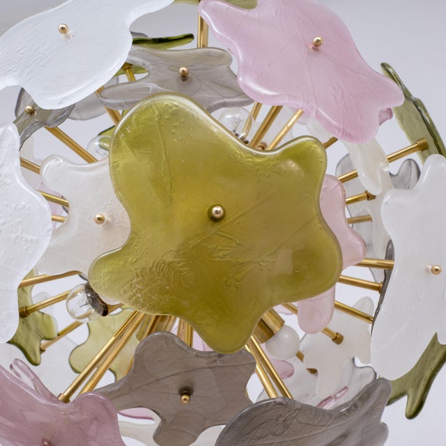 Italian Murano Glass Sputnik Chandelier in Pastel Colors and Polished Brass, 2000 For Sale - Image 9 of 13