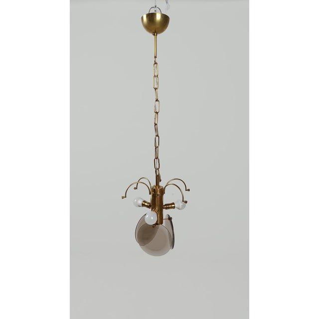 1970s Vintage Chandelier in Brass with Smoked Bevelled Glass Discs from Sciolari, Italy, 1970s For Sale - Image 5 of 18