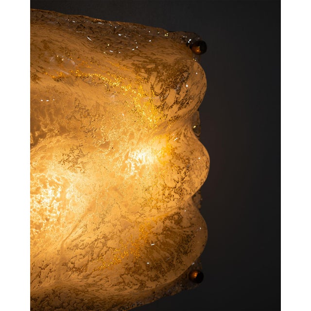 Murano Ice Glass Wall Lamp with Brass Backplate, Italy, 1970s For Sale - Image 6 of 15
