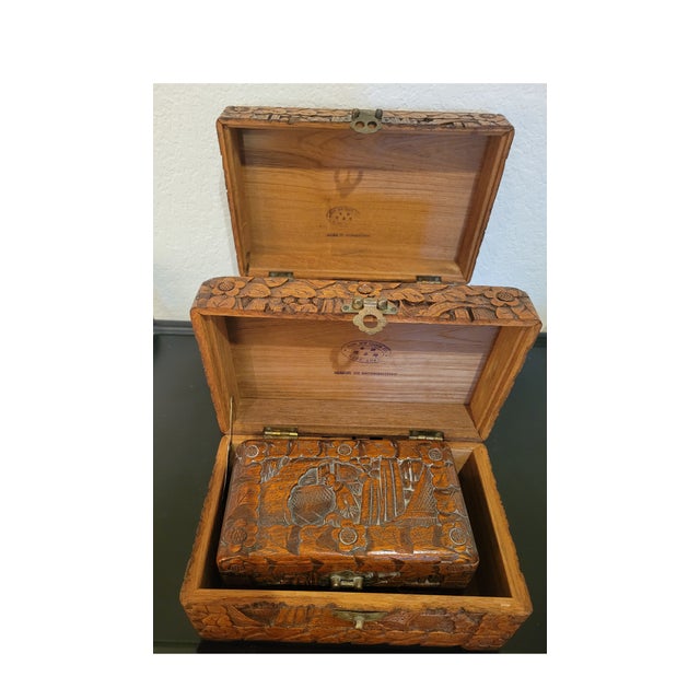 Mid-20th Century Chinese Carved Camphorwood Nested Boxes (Set of 3) by Hung Hop Chests Co. For Sale - Image 18 of 18
