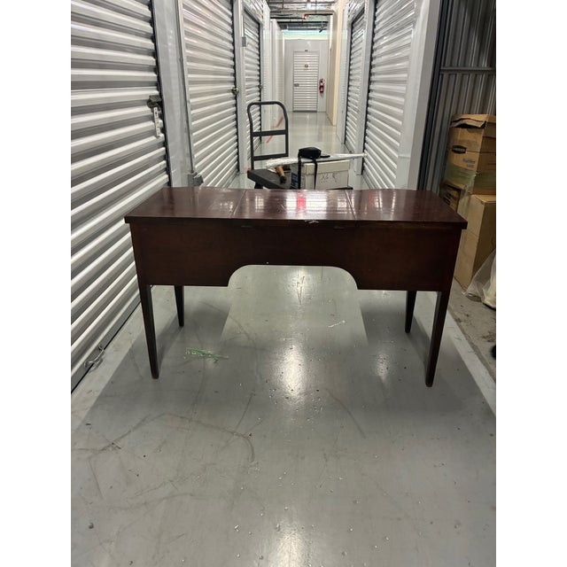 Mid-20th Century Hepplewhite Federal Style Serpentine Mahogany Vanity/Desk Table With Mirror. For Sale - Image 9 of 13