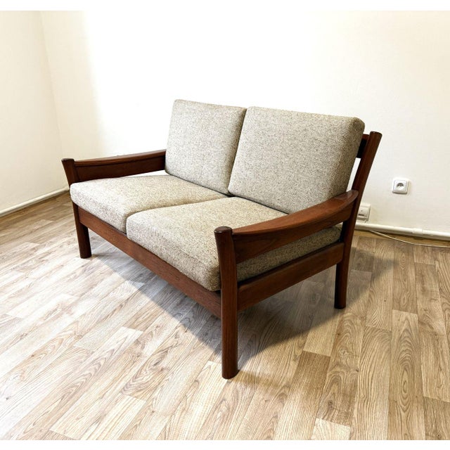 1970s Danish Teak Sofa from Dyrlund, 1970s For Sale - Image 5 of 9