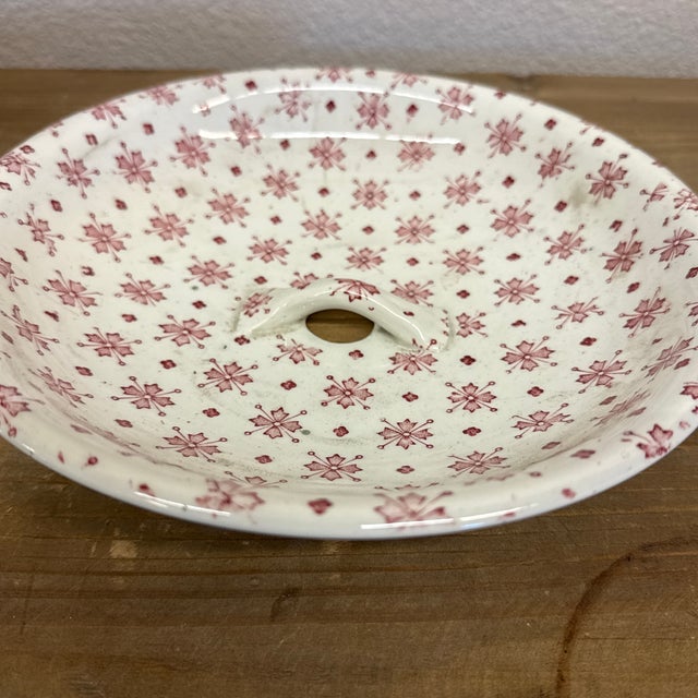 1900 - 1909 1900s English Large Transfer- Ware Red and White Lidded Vessel. For Sale - Image 5 of 11