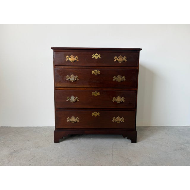 Vintage Georgian Chippendale Style Solid Mahogany Four-Drawer Nightstand / Bachelor’s Chest For Sale - Image 4 of 12