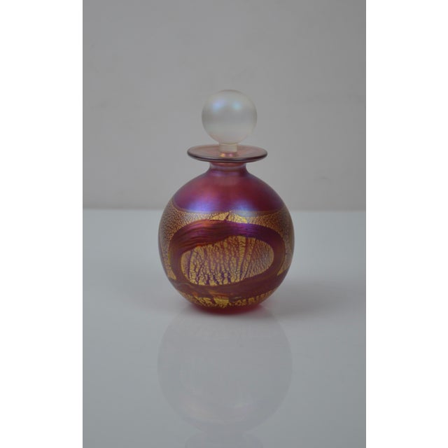Pink and Gold Iridescent Glass Perfume Bottle from Isle of Wight, 1970s For Sale - Image 4 of 12