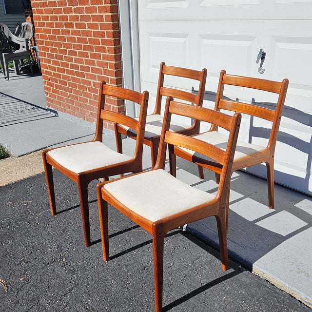 Set of 4 Late 20th Century Mid-Century Modern Chairs For Sale - Image 4 of 17