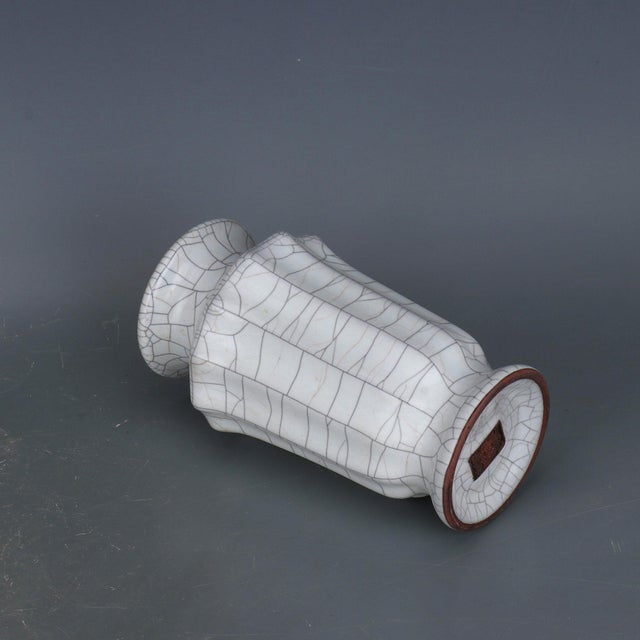 "W-13cm,H-21cm Experience the beauty and elegance of Chinese history with our Chinese Vintage Porcelain Handcrafted with...