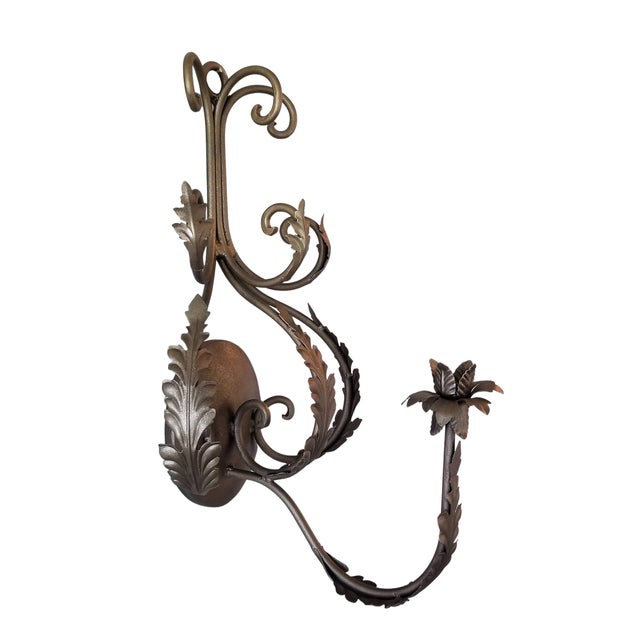 Late 20th Century Antiqued Bronze Acanthus Leaf Wall Sconce For Sale - Image 5 of 5