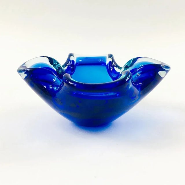 Beautiful mid-century Murano sommerso glass ashtray / small bowl - Italy, 1960s. Made of thick blue and clear Murano...