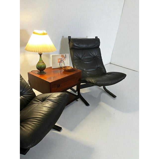 Black High-Back Siesta Lounge Chairs by Ingmar Relling for Westnofa, Norway, 1960s, Set of 2 For Sale - Image 8 of 11