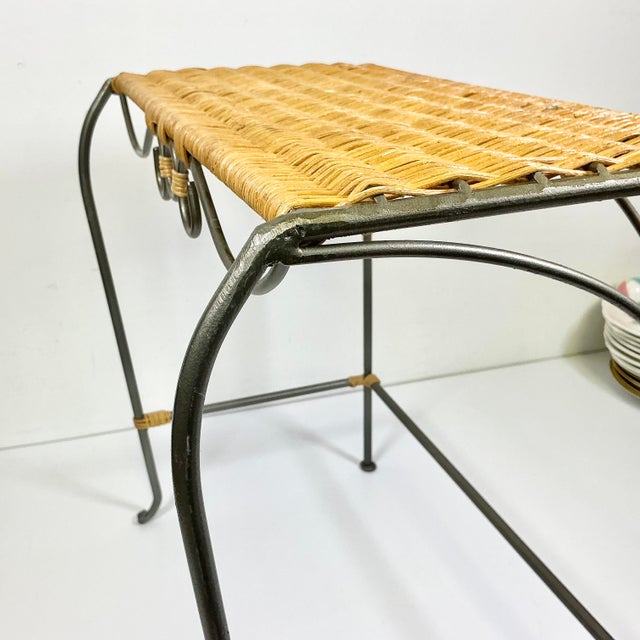 1970s Vintage Boho Chic Coastal Arts & Crafts Wicker and Steel Side Table. For Sale - Image 15 of 15