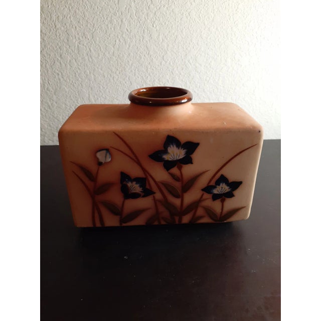1970s Hand-painted Oriental Floral Ceramic Tea Caddy Vase For Sale - Image 4 of 9
