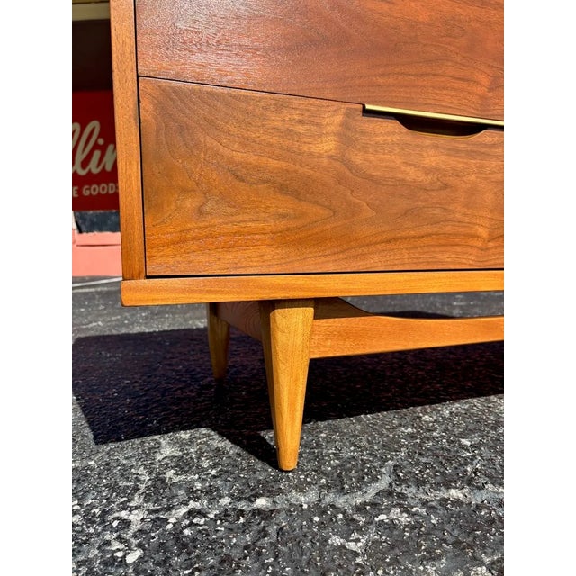 Kent Coffey Fully-Refinished Mid Century Kent Coffey Tableau Sixer For Sale - Image 4 of 9