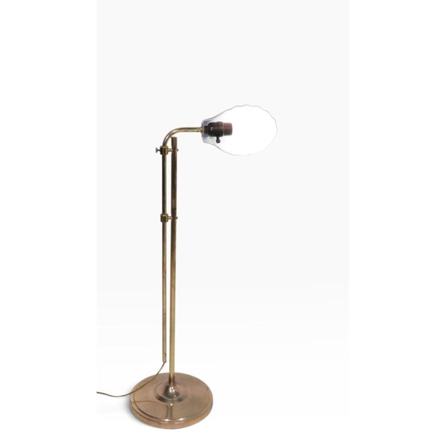 Hollywood Regency Late 20th Century Adjustable Brass Shell Shade Floor Lamp For Sale - Image 3 of 9