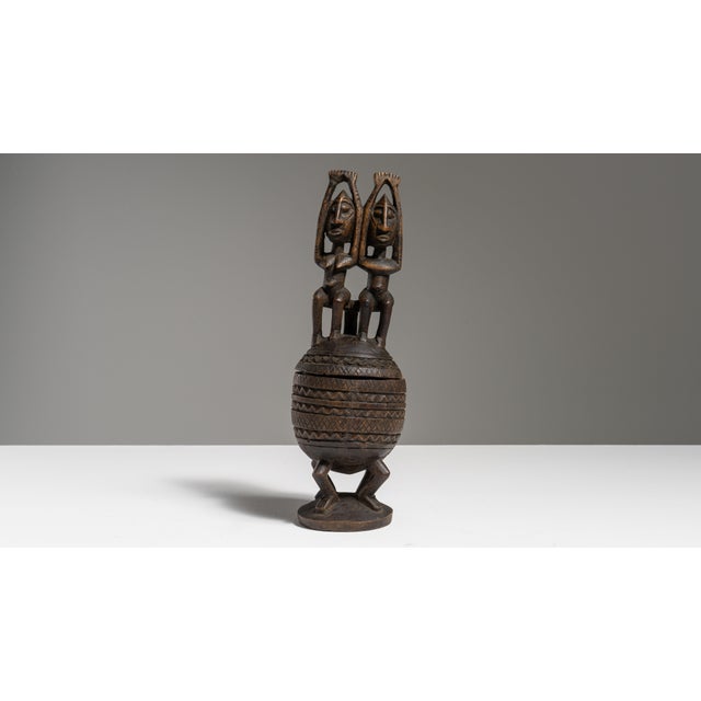 20th Century Dark Brown African Hand-Carved Lidded Vessel with Caryatid Figures For Sale - Image 4 of 15