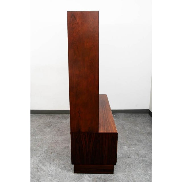Mid Century Danish Modern Cabinet Brazilian Rosewood Bookshelf Poul Hundevad, Attributed For Sale - Image 4 of 10