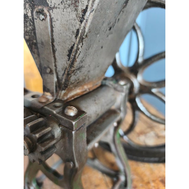 Large Poppy Seed Grinder, Late 19th Century For Sale - Image 6 of 17