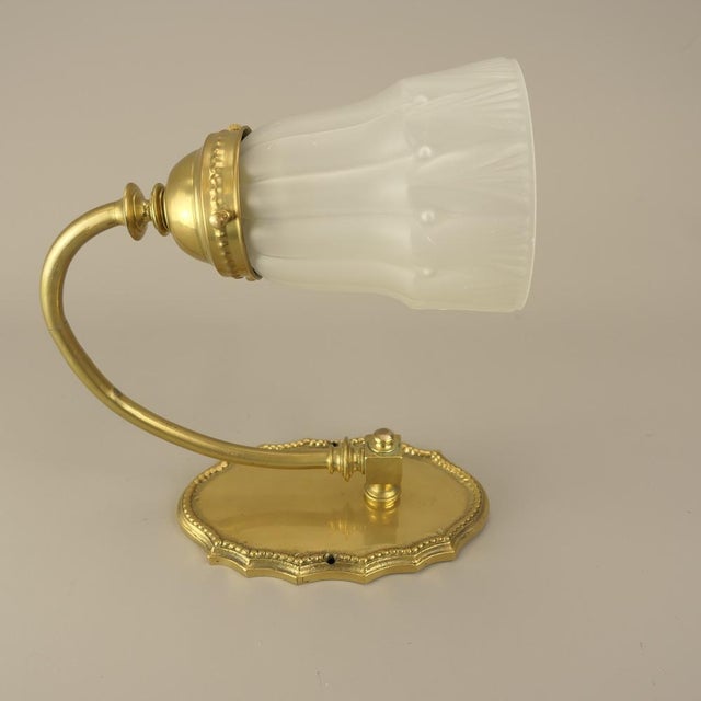 The light provides a pleasant, glare-free light. Polished surface. The luminaire has been rewired and electrified...