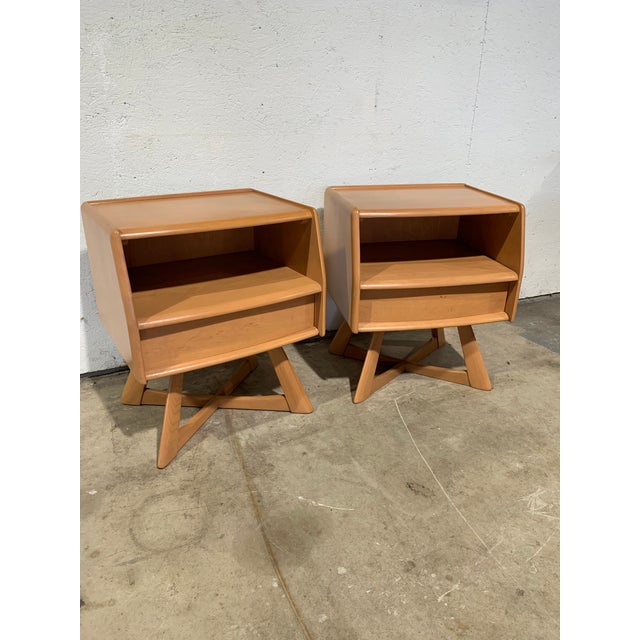 Mid Century Heywood Wakefield Sculptura Nightstandsa Pair Chairish