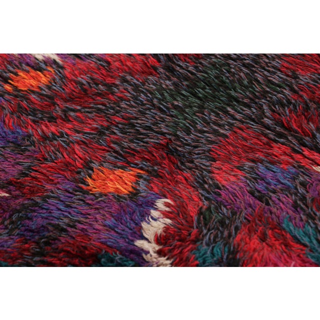 Rug & Kilim Vintage Swedish Rug With Polychromatic Abstract Pattern | Rug & Kilim For Sale - Image 4 of 8