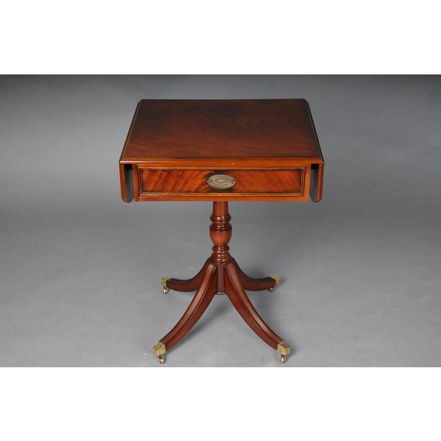 English Side Table in Mahogany For Sale - Image 3 of 18
