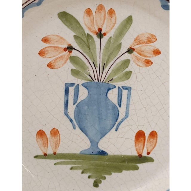 French Faïence Plate With Vase and Flowers, 18th/19th Century For Sale - Image 4 of 6