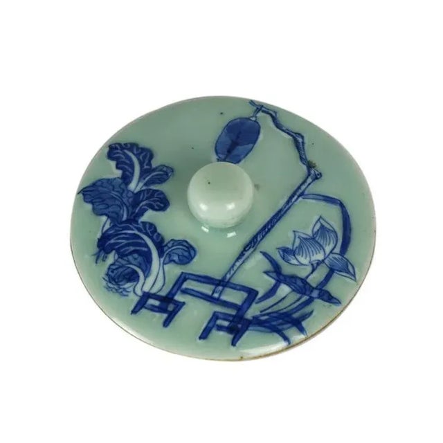 Chinese Antique 19th Century Chinese Porcelain Urn With Top For Sale - Image 3 of 6