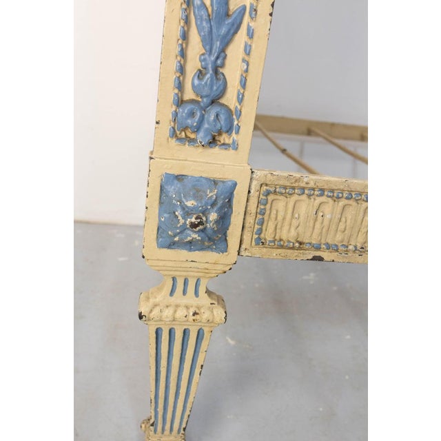 French Louis XVI Painted Iron and Wrought Iron Banquette Children's Sofa, 1880 For Sale - Image 10 of 11