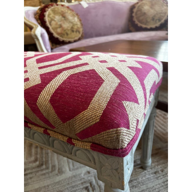 Up for consideration is a beautiful vintage white wooden bench with a pink patterned cushion. This would look lovely in...