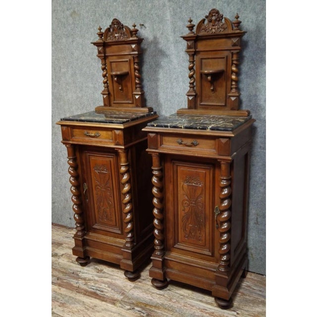 Pair of Antique Walnut Bedside Tables – Twisted Columns – Black Marble Top – Renaissance Style A superb pair of antique...