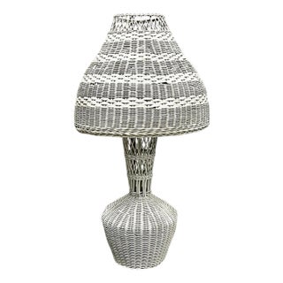 Vintage White Wicker Table Lamp With Matching Woven Shade – Coastal Boho Mid-Century Style 31.5” Tall For Sale