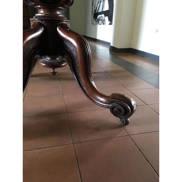 Brown Postmodern Victoria Design Oval Walnut Tilt Top Table attributed to Filmer, London, 1850s For Sale - Image 8 of 18