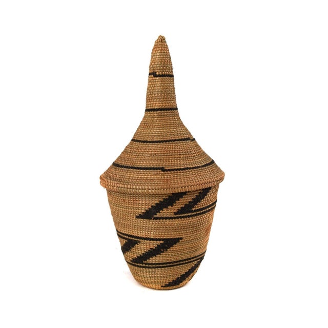 Early 20th Century Tutsi Basket with Lid Rwanda For Sale - Image 4 of 4