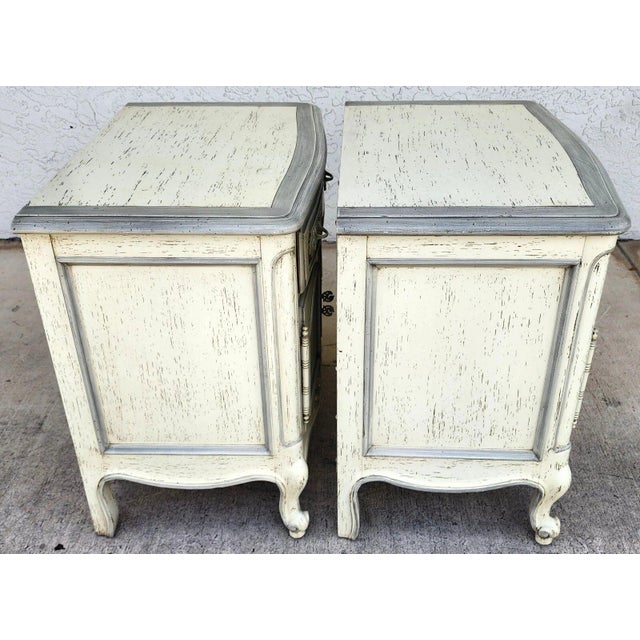 Picklewood Nightstands by Century Furniture Pair For Sale In Miami - Image 6 of 11
