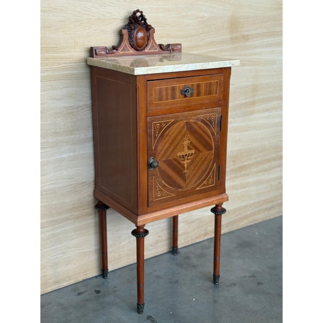 Early 20th Century 1900s, Art Nouveau Pair of Mahogany Nightstands with Crest Marble Top For Sale - Image 5 of 18