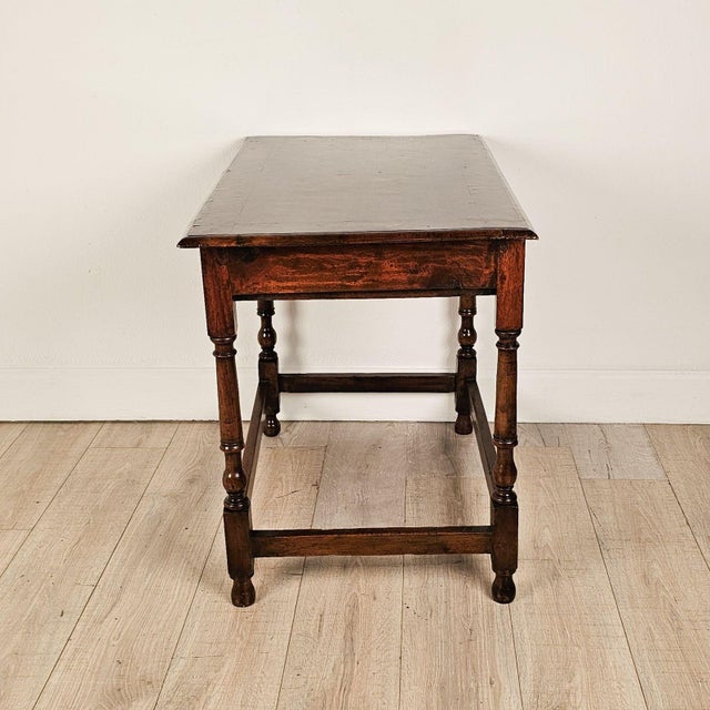 One-Drawer Walnut Tavern Table, English or American, Circa 1720 For Sale - Image 4 of 8