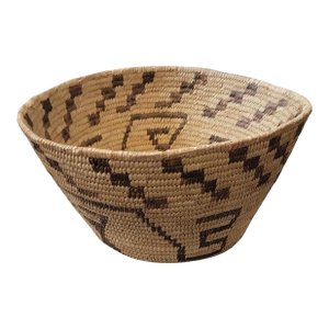 20Thc American Hand Made Geometric Basket