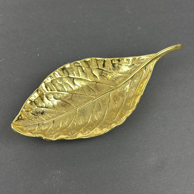 1940's Virginia Metalcrafters Solid Brass Hydrangea Leaf Sculpture Tray Dish For Sale In Philadelphia - Image 6 of 7