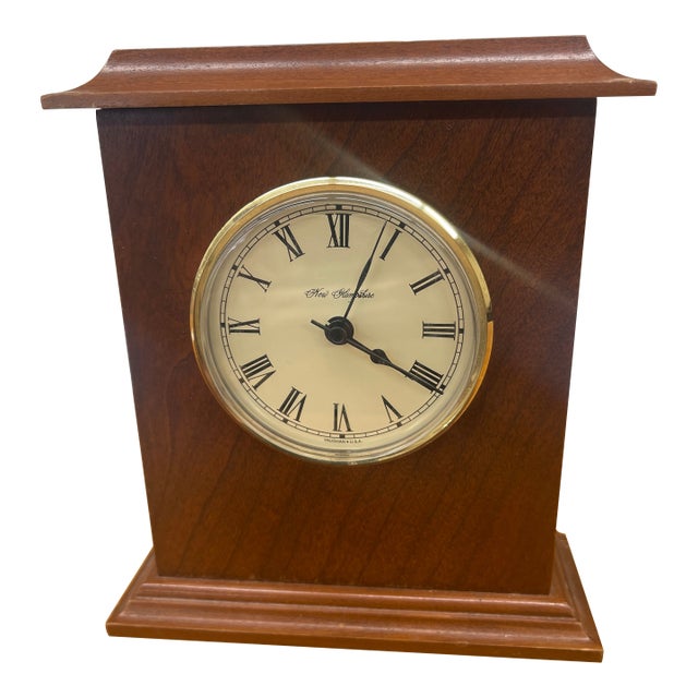 Vintage New Hampshire Company Cherry Wood Battery Desk Clock For Sale