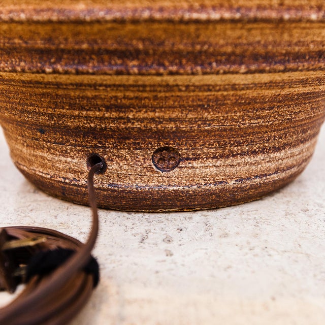 1970s Large California Modern Stoneware Table Lamp by Bob Kinzie, Signed For Sale - Image 11 of 12