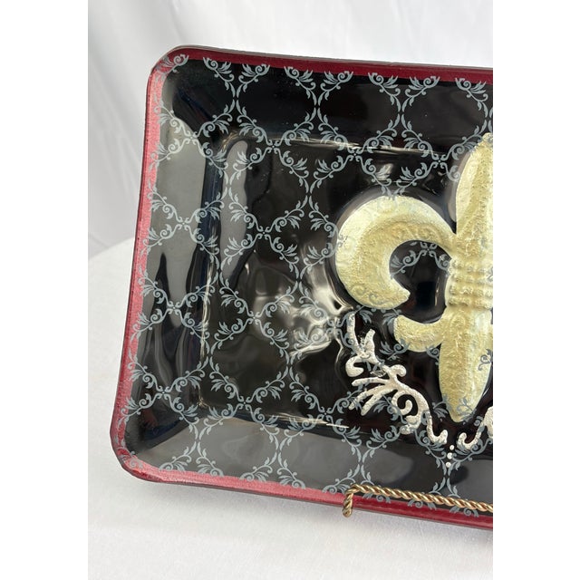 Late 20th Century Hand Painted Fleur De Lis Glass Platter – Black, Gold & Red Rectangular Serving Tray For Sale - Image 4 of 6