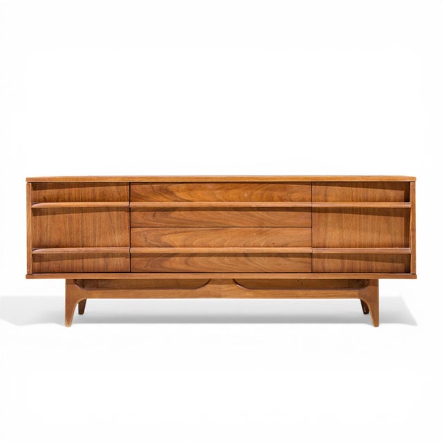 Wood Young Manufacturing Mid Century Credenza and Hutch For Sale - Image 7 of 11