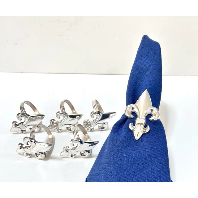 A great classic set of fleur de lis napkin rings. Theyre perfect for the holiday dinner table or afternoon lunch for two....