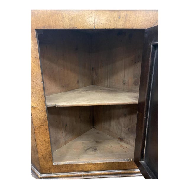 English Antique English Burl Walnut / Pine Dutch Colonial Revival Corner Cabinets - Pair For Sale - Image 3 of 6