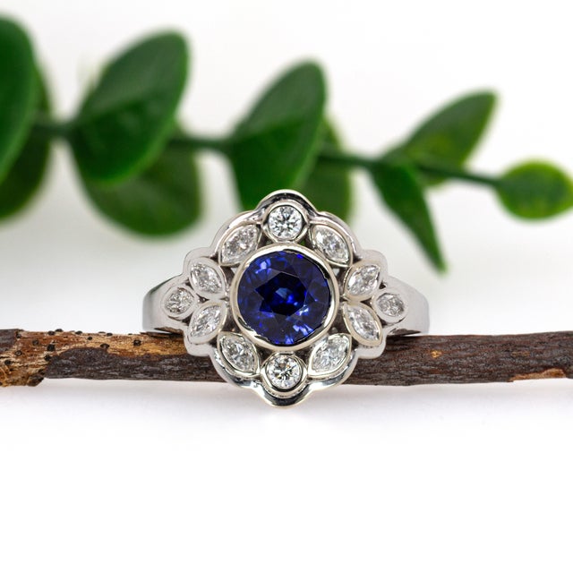 2020s Vintage Inspired 2cts Ceylon Sapphire Ring W Natural Diamonds in 14k Solid Gold, Size 6.75 For Sale - Image 5 of 10
