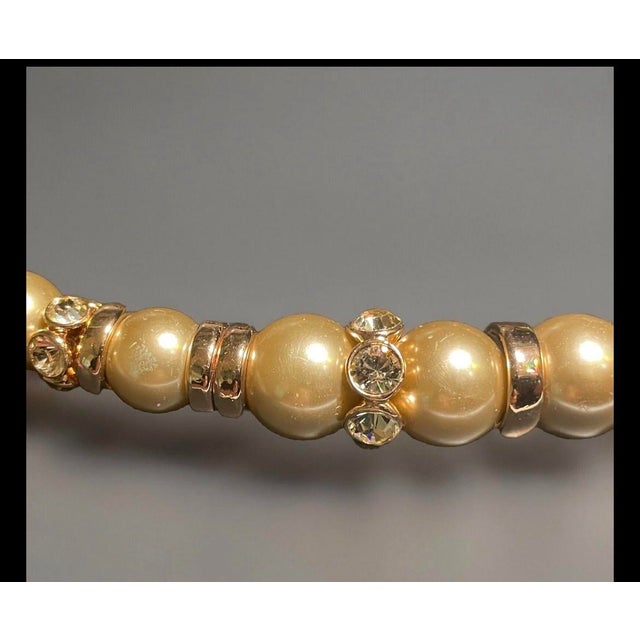 French 1980s Necklace Rose Gold Swarovski Crystal Pearl Necklace Designed by French Luxury Fashion House Givenchy For Sale - Image 3 of 3